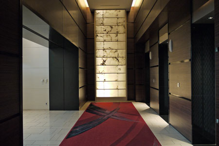 1階エレベータホール