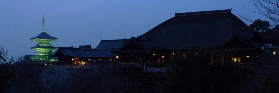 夕暮れの清水寺