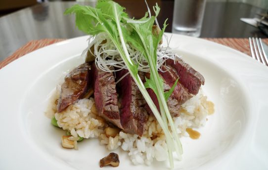 カフェカリフォルニアの和牛フォアグラ丼 シェラトン都ホテル東京