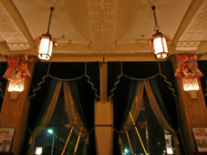 {ق̃r[
